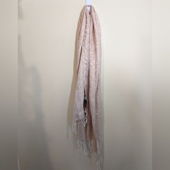 White House Black Market Jacquard Metallic Oblong Scarf - Picture 4 of 7